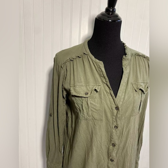 Sundance Womens Green Button Down Shirt with Ruffled Edge Size Medium Pockets - Picture 2 of 15